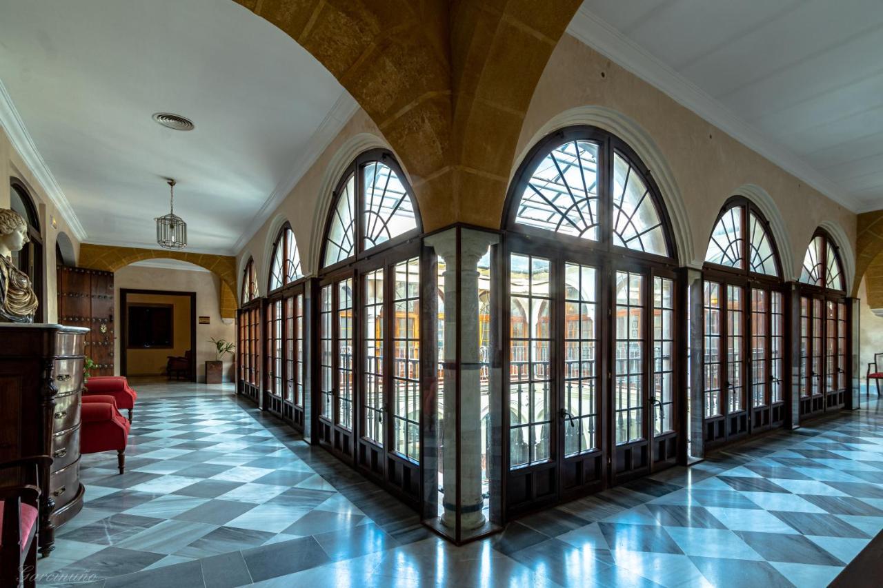 Palacio Marques De La Gomera Осуна Екстериор снимка