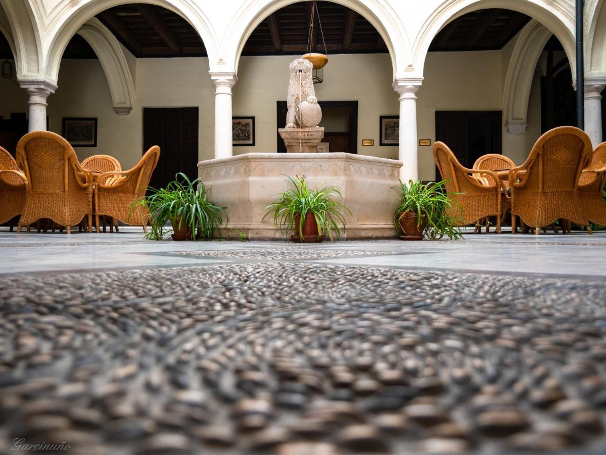 Palacio Marques De La Gomera Осуна Екстериор снимка