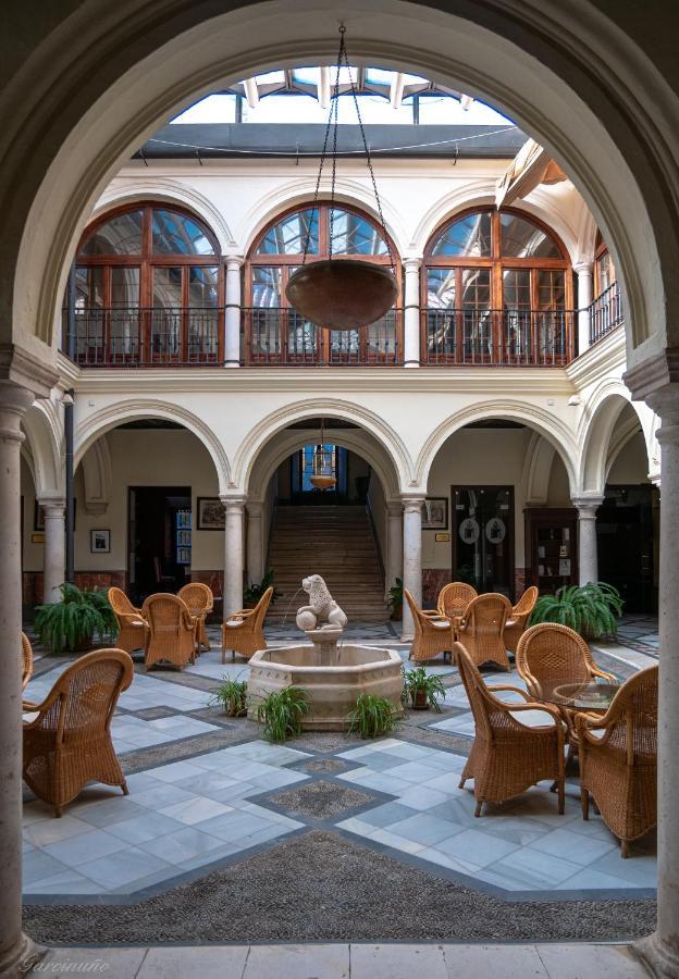 Palacio Marques De La Gomera Осуна Екстериор снимка