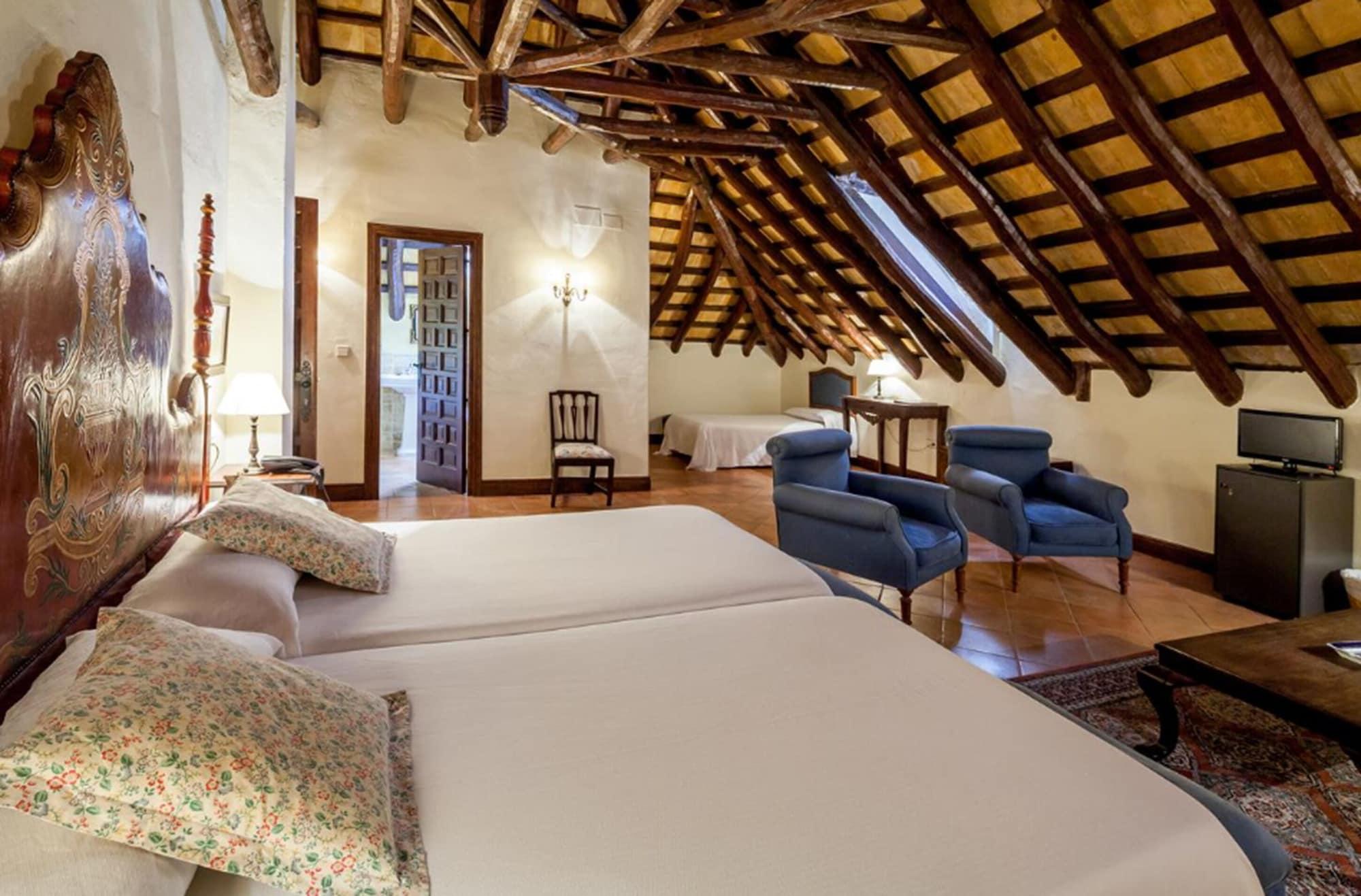 Palacio Marques De La Gomera Осуна Екстериор снимка