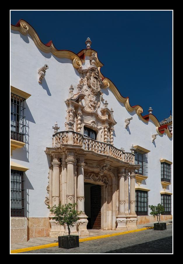 Palacio Marques De La Gomera Осуна Екстериор снимка